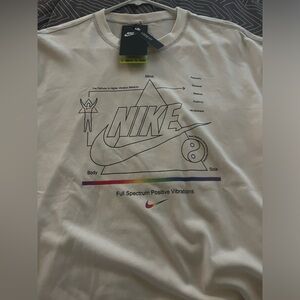 Men’s Nike tee